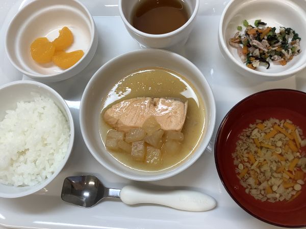 大根と鮭の味噌煮です《常食》