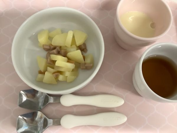 《常食》《アレルギー除去食》おやつは、ジャーマンポテトです。