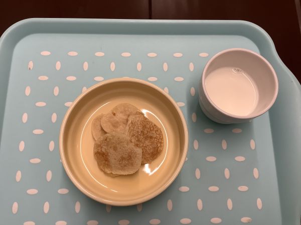 おやつアレルギー除去食ももの米粉パンケーキ