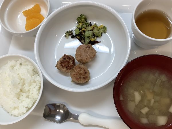 豚肉団子の生姜焼きです《常食》