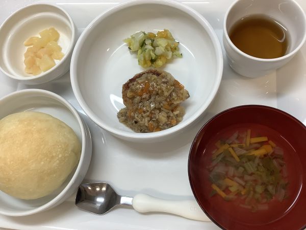 豆腐ハンバーグきのこあんです《常食》