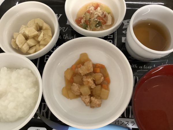 豚肉団子のケチャップ煮です《中期B》