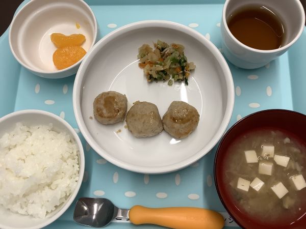 れんこんつくねです《アレルギー除去食》