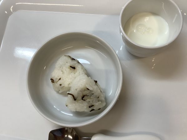 昆布おにぎりです《常食》