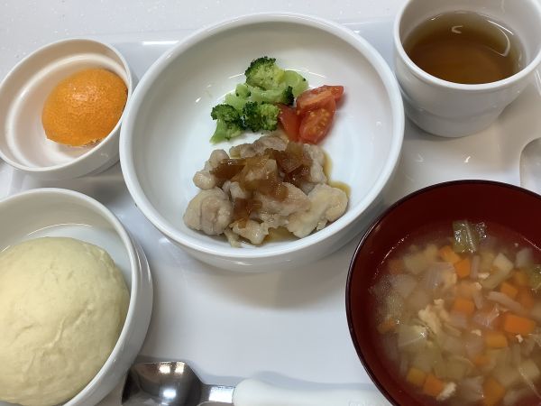 鶏肉のオニオンソースです《常食》
