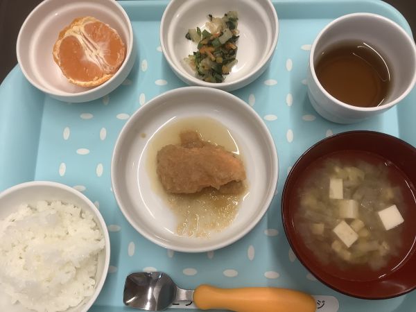 鮭のみぞれ煮です《アレルギー除去食》