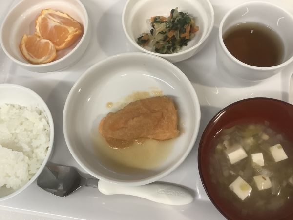 鮭のみぞれ煮です《常食》