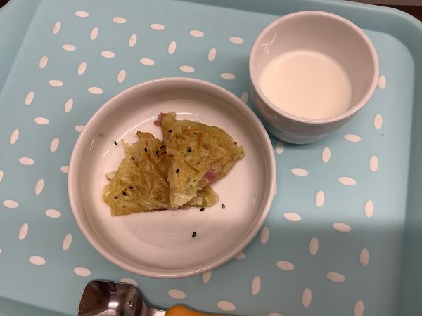 さつまいもとチーズのガレットです《アレルギー除去食》