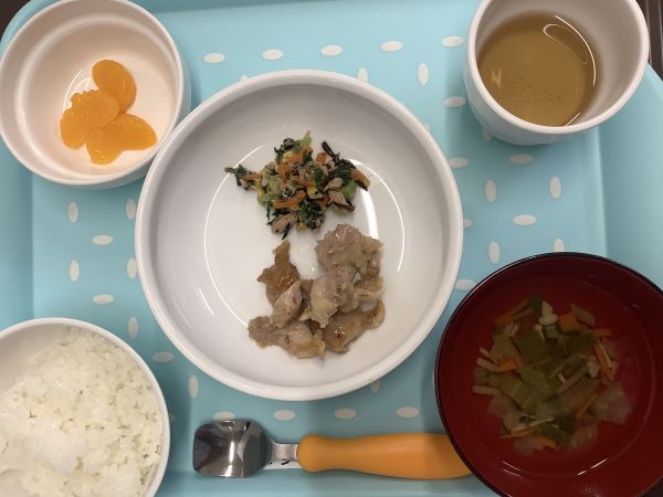 鶏肉のごまみそ焼きです《アレルギー除去食》