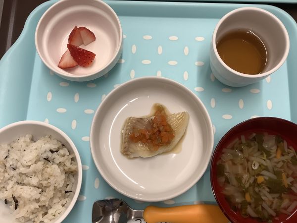 かれいの香味ソースかけです《アレルギー除去食》