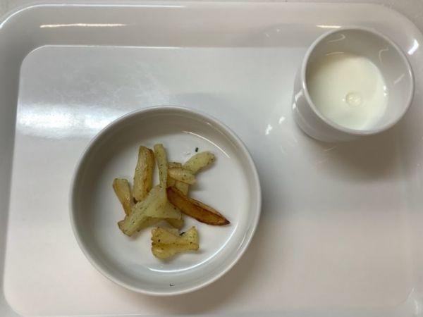 《常食》おやつは、のりコンソメポテトフライです。