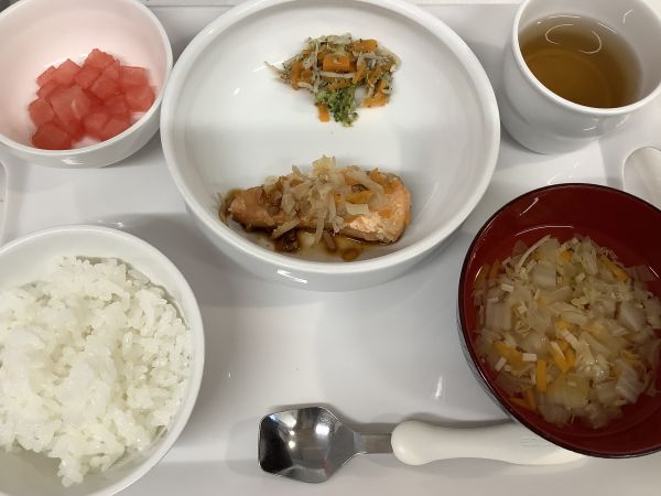 鮭のちゃんちゃん焼きです《常食》