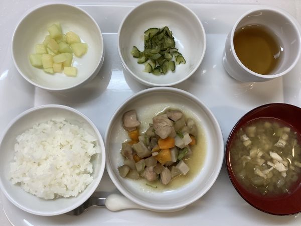 《常食》筑前煮です。