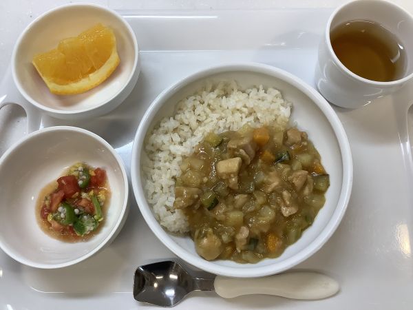 《常食》夏野菜カレーです。