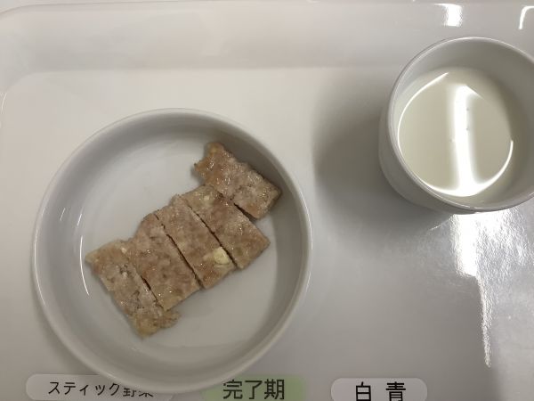 《離乳食完了期》おやつは、焼き豆腐ナゲットです。