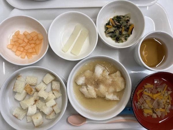 《離乳食後期》かれいのおろし煮です。