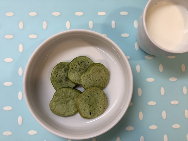 《常食》《アレルギー除去食》おやつは、ポパイパンケーキです。