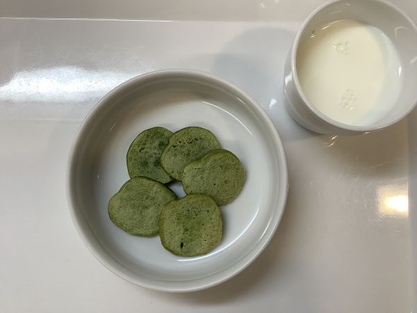 《常食》おやつは、ポパイパンケーキです。