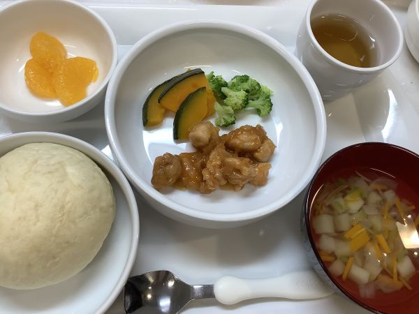 鶏肉のトマトソース煮です《常食》