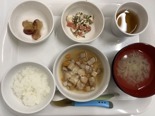 《離乳食完了期》かれいと里芋の煮物です。