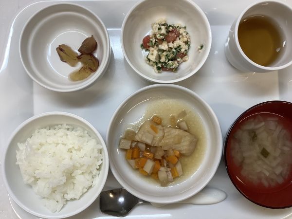 《常食》かれいと里芋の煮物です。