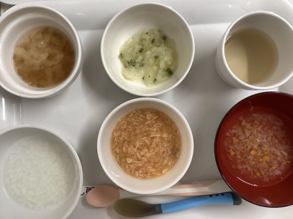 《離乳食中期》鮭のだし煮です。