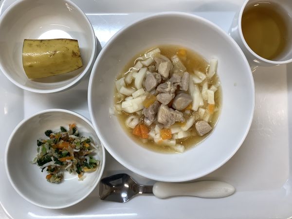 《常食》鶏肉と大根おろしうどんです。