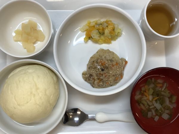 《常食》豆腐ハンバーグきのこあんです。