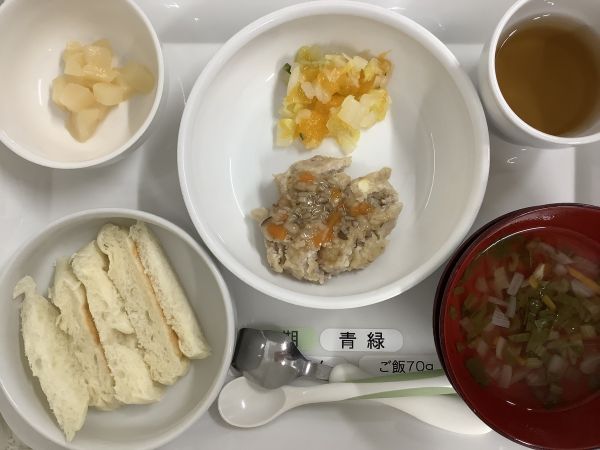 《離乳食完了期》　豆腐ハンバーグきのこあんです。