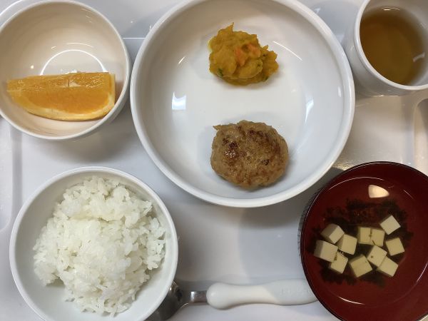 《常食》味付けハンバーグです。