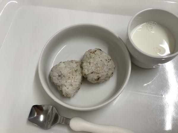 梅おかかおにぎりです《常食》