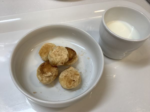 《離乳食後期》焼ききなこドーナツです。