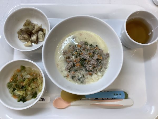 《離乳食後期》昼食は、豆乳坦々うどんです。