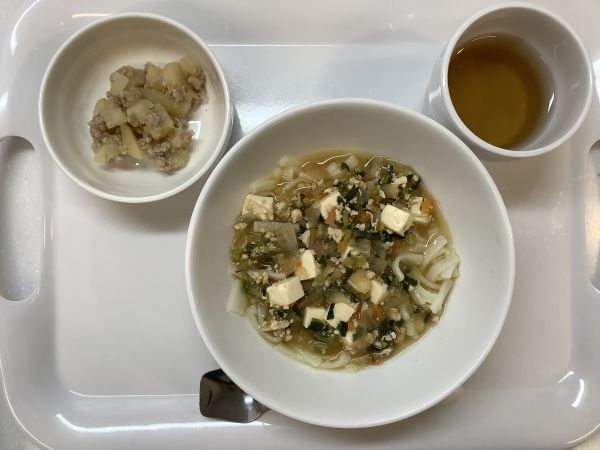 《常食》肉うどんです。