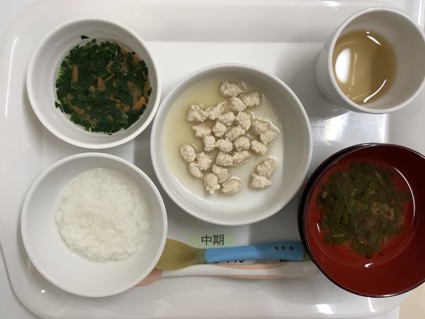 《離乳食中期》鶏団子煮です。