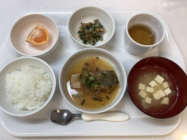 《常食》昼食は、さばのみぞれ煮です。