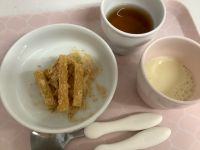 《離乳食完了期》《アレルギー除去食》おやつは、茹で大学きなこです。