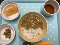 昼食は、カレーライスです。《アレルギー除去食》《常食》