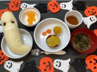 《常食》《離乳食後期》《中期B》👻ハロウィン会食🎃昼食は、ハンバーグです♪