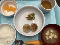 れんこんつくねです《アレルギー除去食》