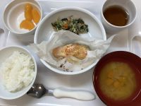 鮭の包み焼きです《常食》