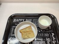 《中期B》おやつはバナナみそセサミパウンドケーキです。