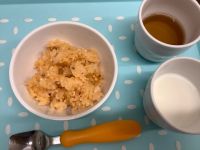 《常食》《アレルギー除去食》おやつは、チキンライスです。