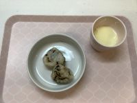 おやつアレルギー除去食ごまと塩昆布のおにぎり