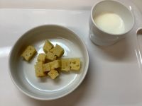 《中期B》おやつは、スイートポテトケーキです。