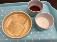 《常食》《アレルギー除去食》おやつは、米粉のスイートポテトパンケーキです。