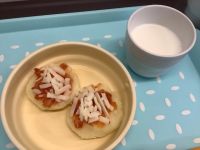 《常食》《アレルギー除去食》おやつは、じゃがいもピザです。
