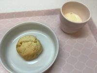 《常食》《アレルギー除去食》おやつは、チーズスコーンです。