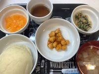 《中期B》昼食は、鶏肉のカレー煮です。