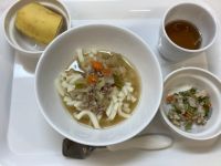 《常食》昼食は、豚汁うどんです。